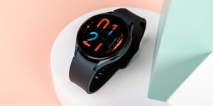 What Are the Top Smartwatches With Longest Battery Life?